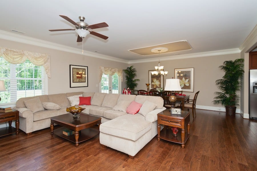 Gibson-model-009_Family room