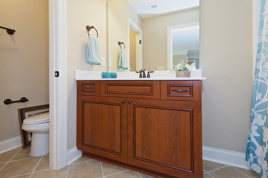 The-Teakwood-021_Hall bath 2