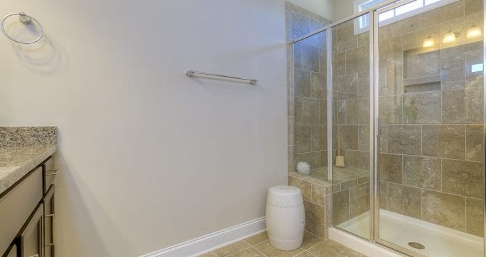 23 1150_INT_OWNERSBATH-3