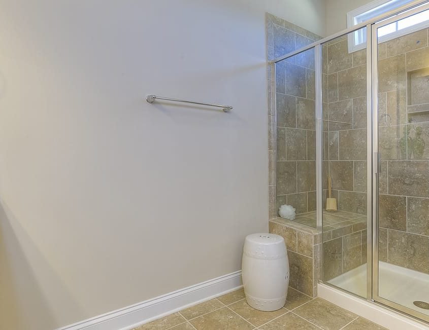 23 1150_INT_OWNERSBATH-3